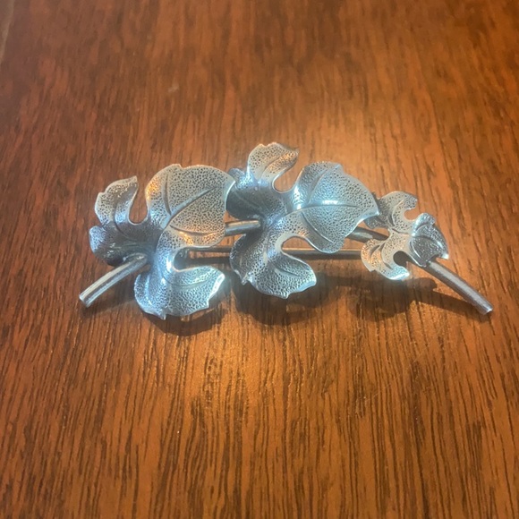 Sterling Silver Cascading Oak Leaf 🍁 Brooch - Picture 2 of 7